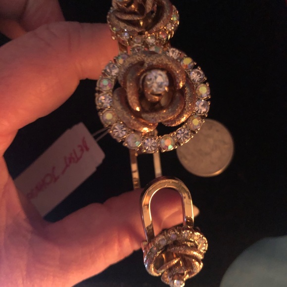 NWT Betsey Johnson Rose Hinge Bracelet - Picture 7 of 8